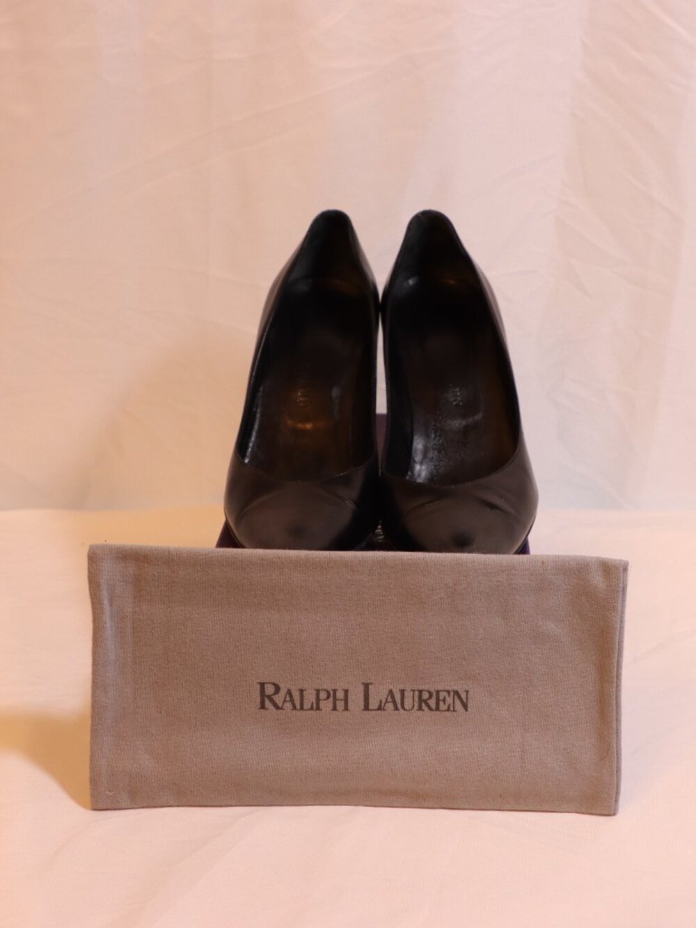 Classic Black Ralph Lauren Size 9 Heels - Picture 2 of 7